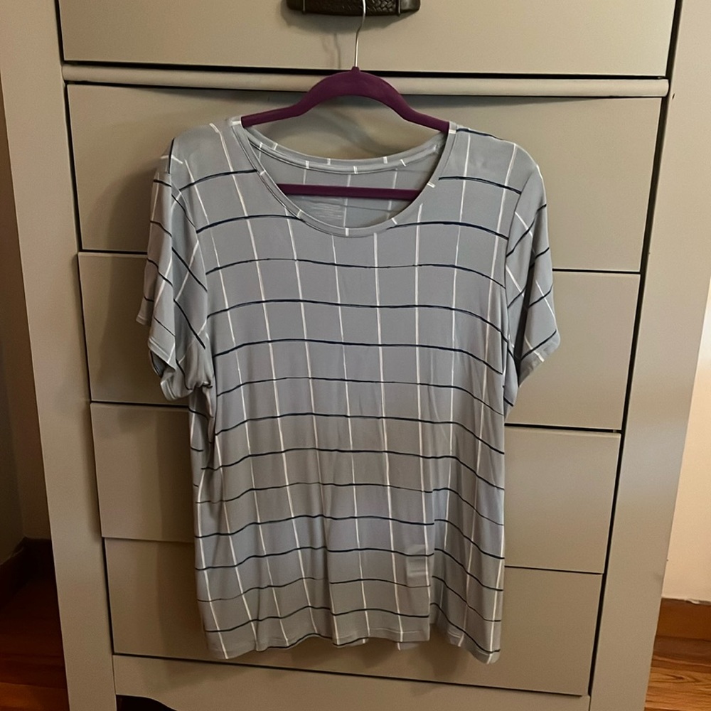 Like new dressy t-shirt